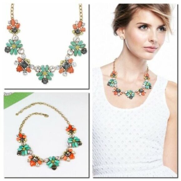 ✨ Stella and Dot Rhinesontes Crystals Cluster Statement Elodie Necklace ✨ - Picture 1 of 14